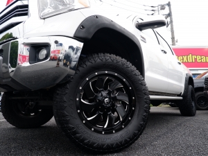 タンドラ1794ED　4WD　リフトアップ