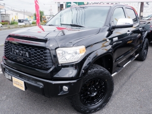 タンドラ新車並行　アメリカモデル　プラチナム