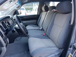 タンドラ新車並行　ベンチシート＆コラムシフト