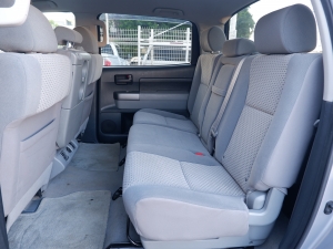 タンドラ新車並行　ベンチシート＆コラムシフト