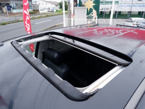 タンドラプラチナム　サンルーフ　新車並行