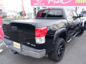 タンドラプラチナム　サンルーフ　新車並行
