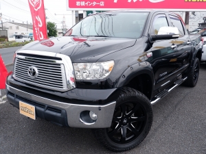 タンドラプラチナム　サンルーフ　新車並行