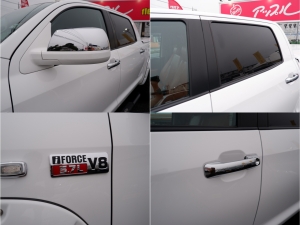 タンドラ新車並行　低走行　レザーシート