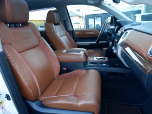タンドラ1794エディション　新車並行