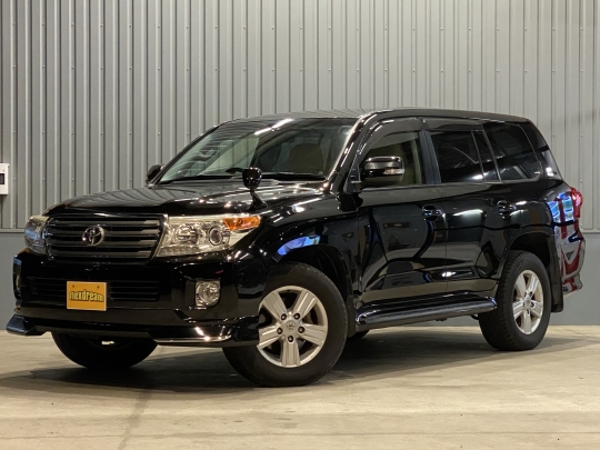 The high-end grade ZX of the late model Land Cruiser 200! A