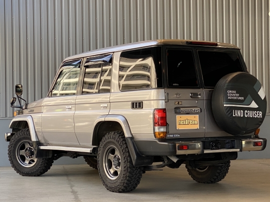 ランクル70 アウトドア 旧車 丸目 中古車