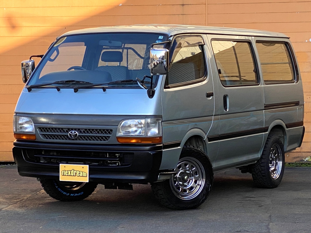 ハイエースバン　１．２５ｔ　２ＷＤ