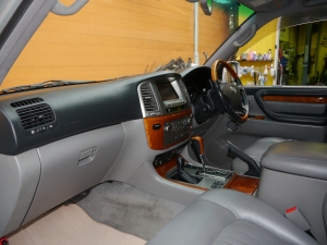 ランクル１００最高峰ＳＵＶ　シグナス
