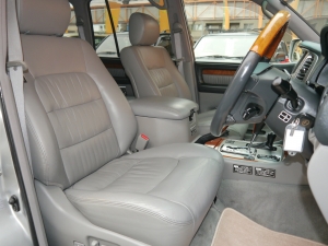 ランクル１００最高峰ＳＵＶ　シグナス