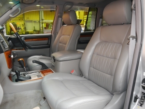ランクル１００最高峰ＳＵＶ　シグナス