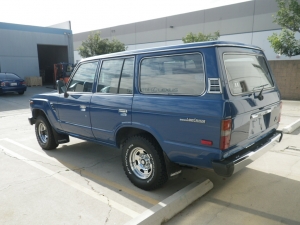 ランクル６０逆輸入左ハンドル