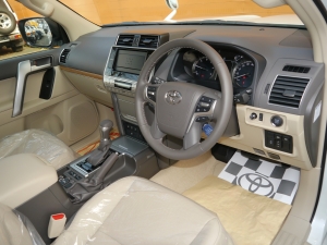 ランクルプラド新型150プラド　即納車可能