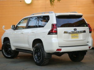ランクルプラド新型150プラド　即納車可能