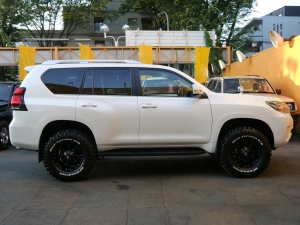 ランクルプラド新型150プラド　即納車可能