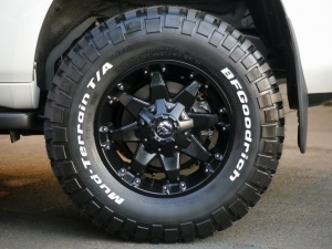 ランクルプラド新型150プラド　即納車可能
