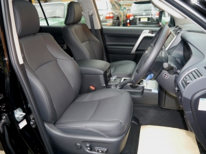 ランクルプラド新型150プラド　即納車可能
