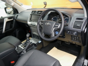 ランクルプラド新型150プラド　即納車可能
