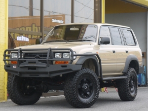 ランクル８０リフトアップ　LINE-X　ARB