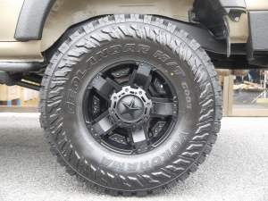 ランクル８０リフトアップ　LINE-X　ARB