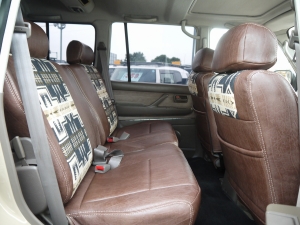 ランクル８０リフトアップ　LINE-X　ARB