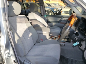 ランクル１００最終モデル　１オーナー車