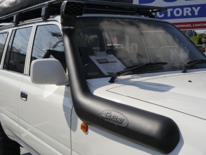 ランクル８０角目フェイス　ARB