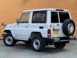 ランクル７０ノーマル車　マニュアル車