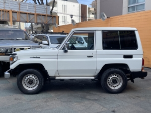 ランクル７０ノーマル車　マニュアル車