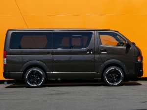 ハイエースバンキャンプ　車中泊　アウトドア　レジャー　内装架装