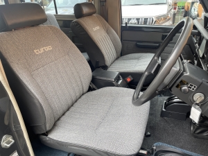 ランクル７０オリジナル　低走行車