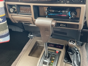 ランクル７０NOXPM適合済み　純正ボディカラー　リフトアップ