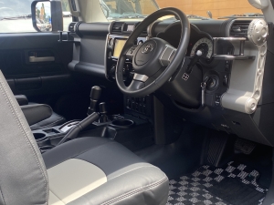 ＦＪクルーザーブラックカラーパッケージ　オフロード　SUV