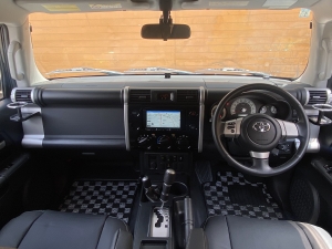 ＦＪクルーザーブラックカラーパッケージ　オフロード　SUV