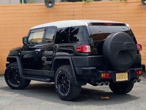 ＦＪクルーザーブラックカラーパッケージ　オフロード　SUV