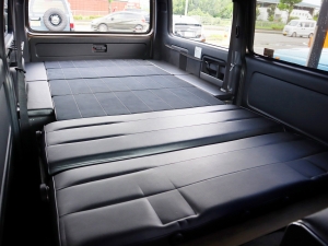 ハイエースバンアウトドア　キャンプ　車中泊　バンライフ　１BOX　ベッド　キャンピングカー