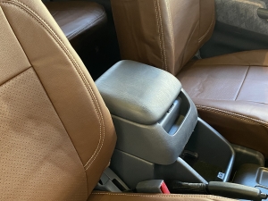 ランクルプラド丸目フェイス　TOYOTAグリル