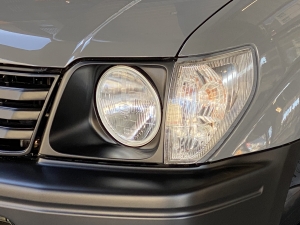 ランクルプラド丸目フェイス　TOYOTAグリル