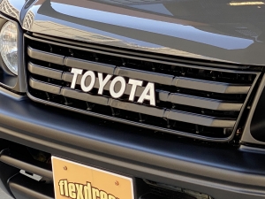 ランクルプラド丸目フェイス　TOYOTAグリル