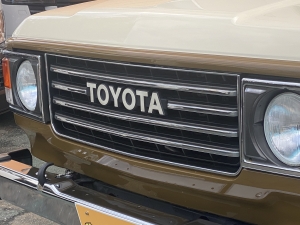 ランクル６０丸目フェイス換装　アウトドア　ツートン