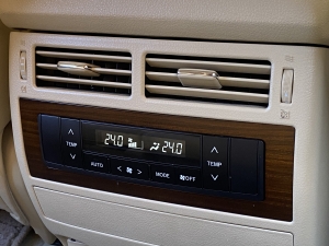 ランクル２００カッパーブラウンマイカ　JAOSスタイリングキット
