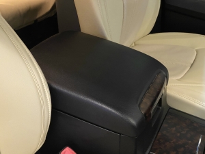 ランクル２００カスタムベースにも！ワンオーナーのランクル２００入庫しました♪