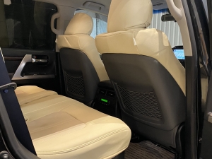 ランクル２００カスタムベースにも！ワンオーナーのランクル２００入庫しました♪