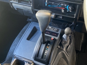 ランクル７０HZJ76K　オートマ　純正ホワイト