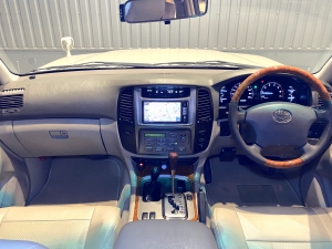 ランクル１００リフトアップ　TOYOTAグリル　