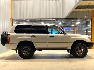 ランクル１００リフトアップ　TOYOTAグリル　