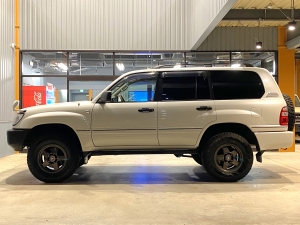 ランクル１００リフトアップ　TOYOTAグリル　