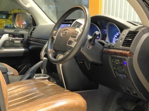 ランクル２００TOYOTAグリル　リフトアップ