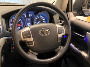 ランクル２００TOYOTAグリル　リフトアップ