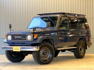 ランクル７０純正カラー　リフトアップ　TOYOTAグリル